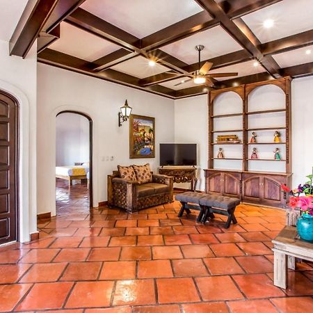Caroline Bella Bed & Breakfast อาจิจิก ภายนอก รูปภาพ