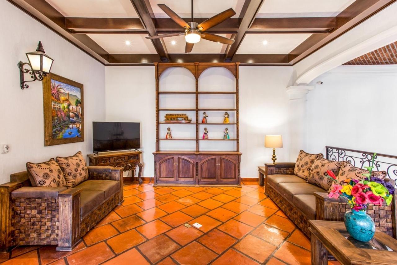 Caroline Bella Bed & Breakfast อาจิจิก ภายนอก รูปภาพ
